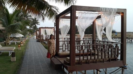 مطعم ريفا بيتش Riva Beach (الأسعار + المنيو + الموقع )