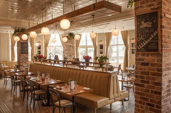 مطعم St Tropez Bistro سانت تروبيز (الأسعار + المنيو + الموقع )