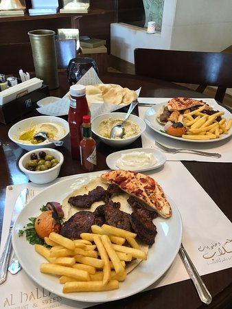 مطعم الحلاب