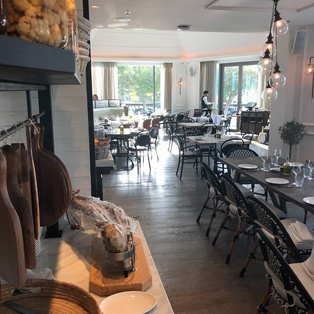 مطعم كارين-Carine Restaurant (الأسعار + المنيو + الموقع )