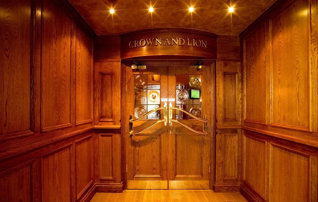 كراون اند ليون  CROWN & LION (الأسعار + المنيو + الموقع )