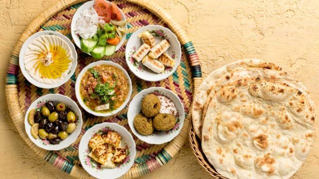 مطاعم عربية في دبي ( الأسعار + المنيو + الموقع )