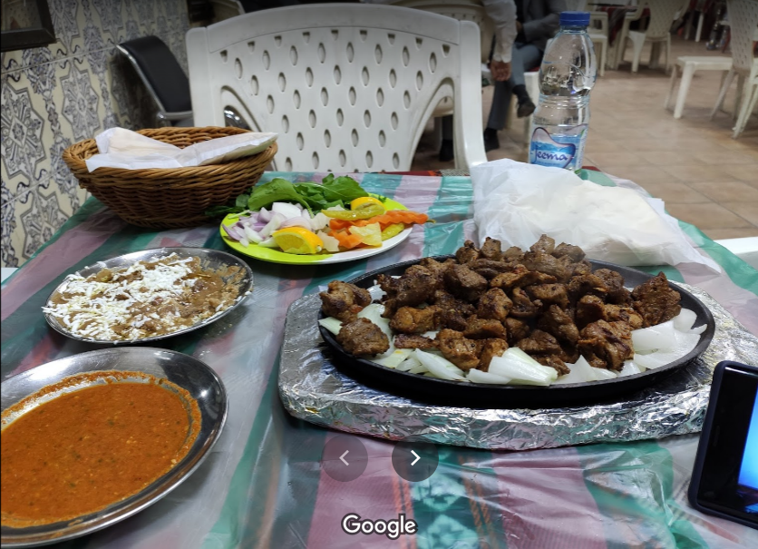 مقهى ومطعم الفنانين دبي (الأسعار + المنيو + الموقع )