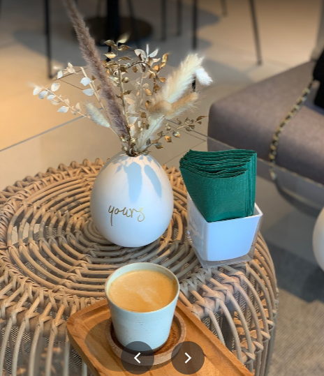 Yours cafe دبي