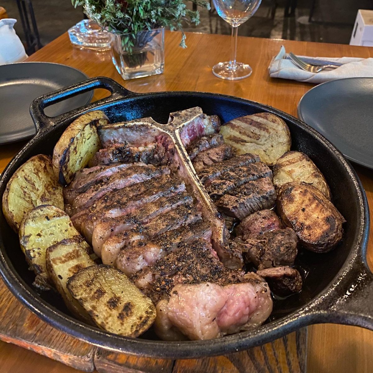 مطعم فليفرز جريل  Flavors Grill