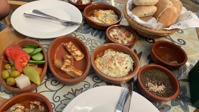 كافيه هارون دبي (الأسعار + المنيو + الموقع )
