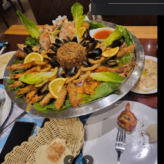 مطعم سمكاتو