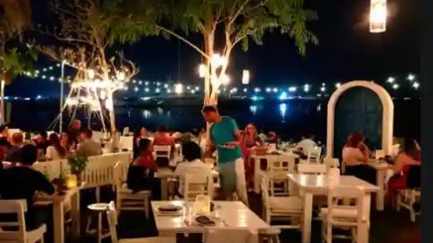 مطعم فيش بيتش تافيرنا Fish Beach Taverna( الأسعار+ المنيو+ الموقع)