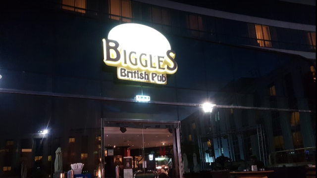 كافيه وبار Biggles Pub (الأسعار + المنيو + الموقع )