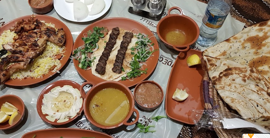 مطعم بيت الناضج للمندي والمظبي والأكلات الشعبية دبي